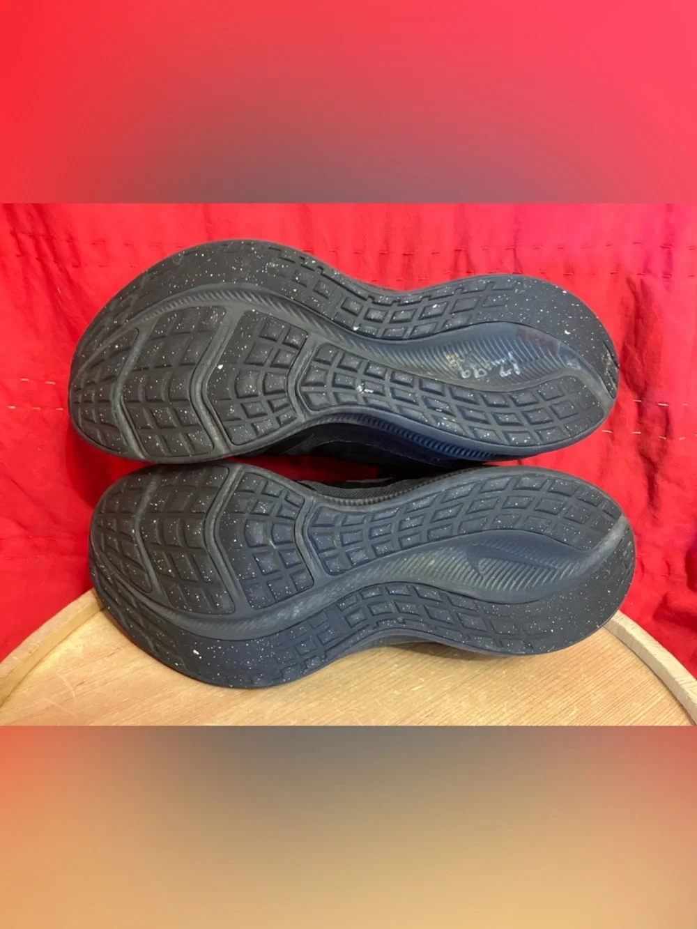 NIKE Downshifter 10 Womens Black Shoes Size 9